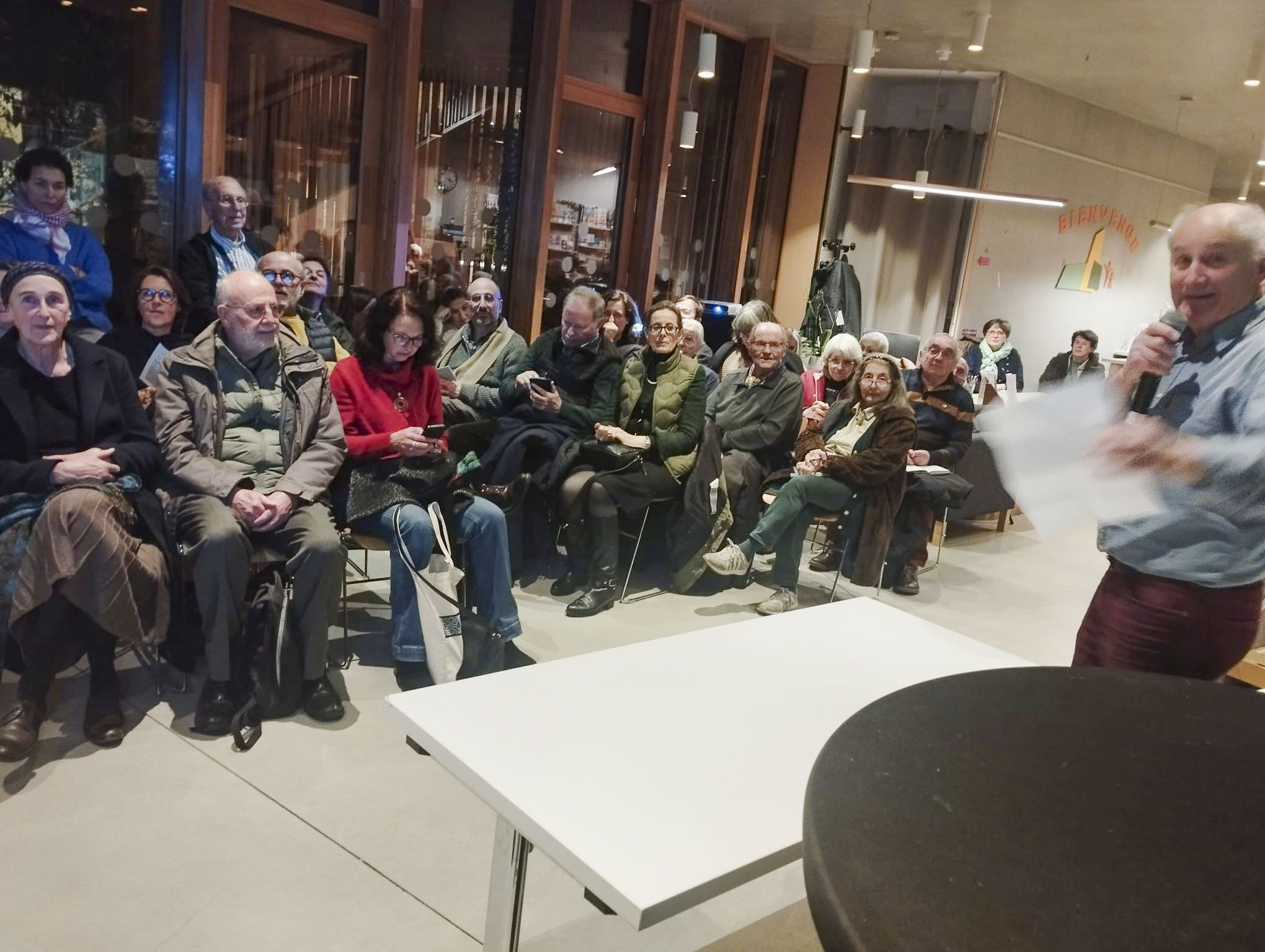 الكنيسة الفلسطينية حاضرة في فرنسا: الأب بشّار فواضله يروي تحديات الحياة تحت الاحتلال