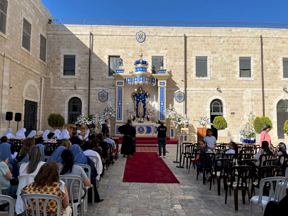 الشهر المريمي