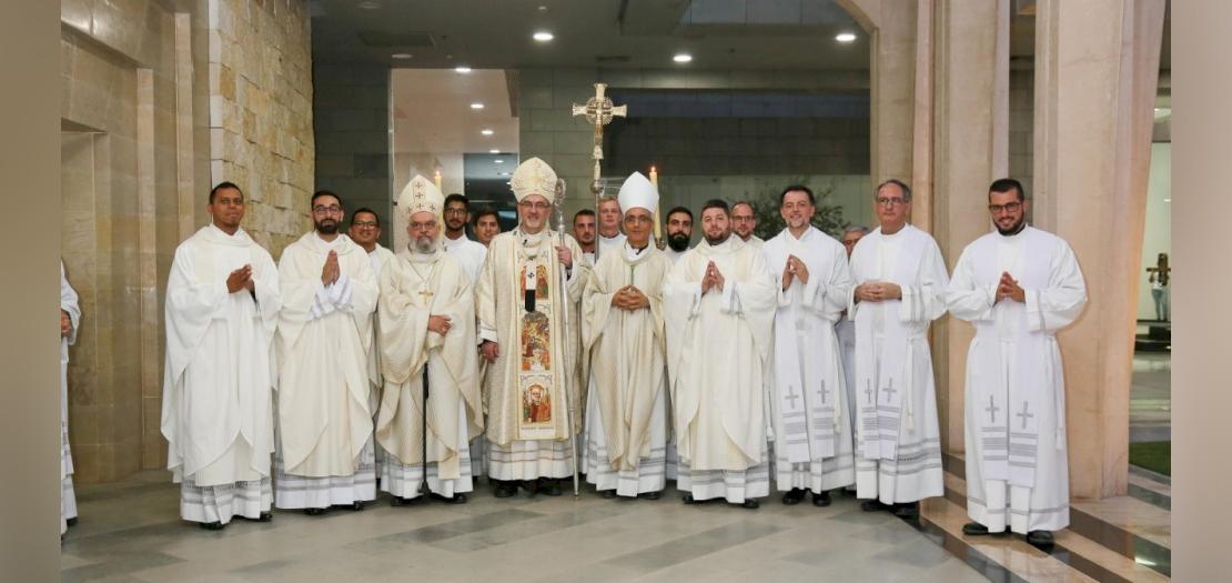 رسامة كهنوتية لثلاثة كهنة في الجليل