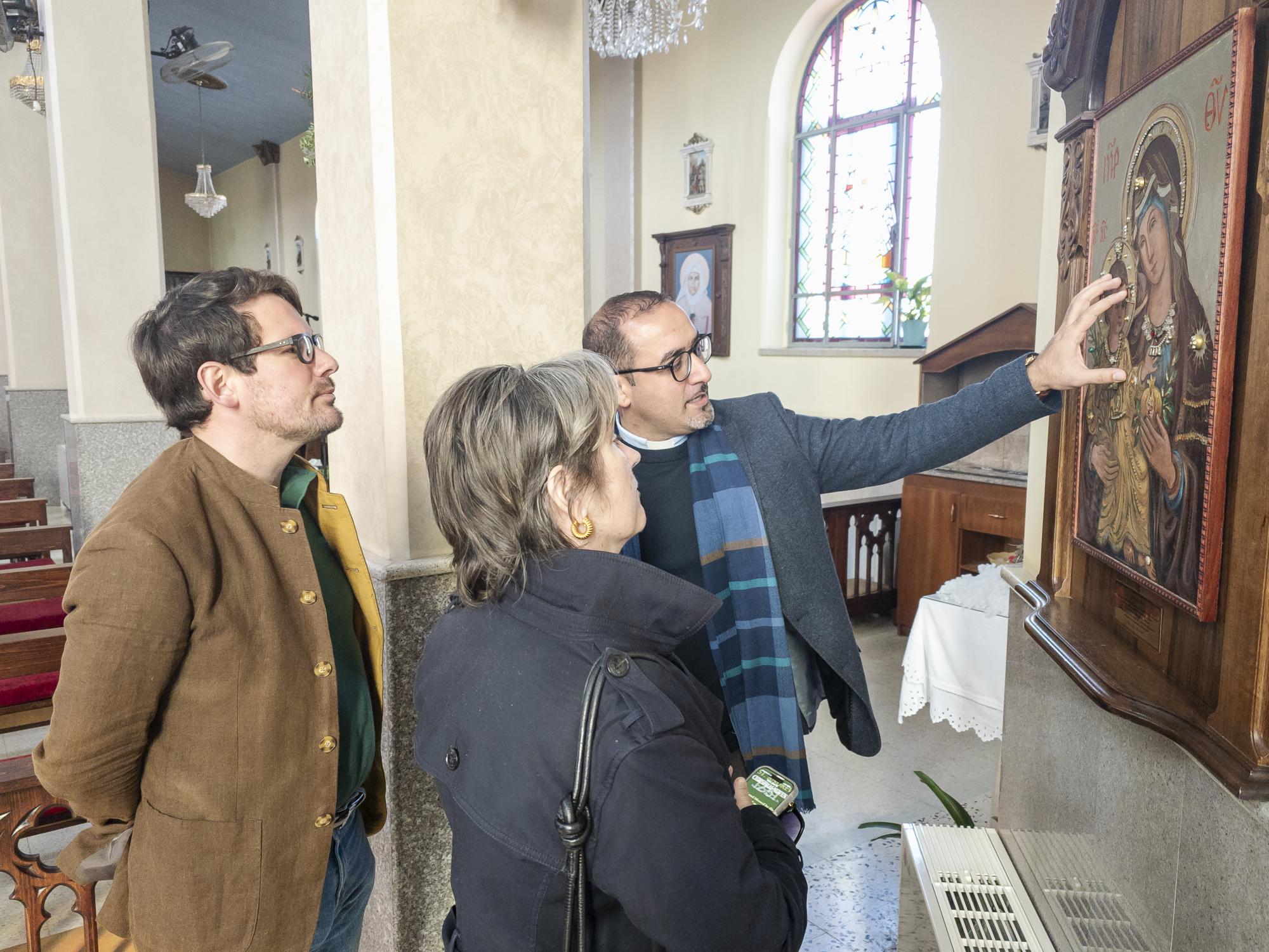 الأب بشار فواضله يستقبل سفيرة فرسان مالطا ويعرض واقع الطيبة وتحدياتها