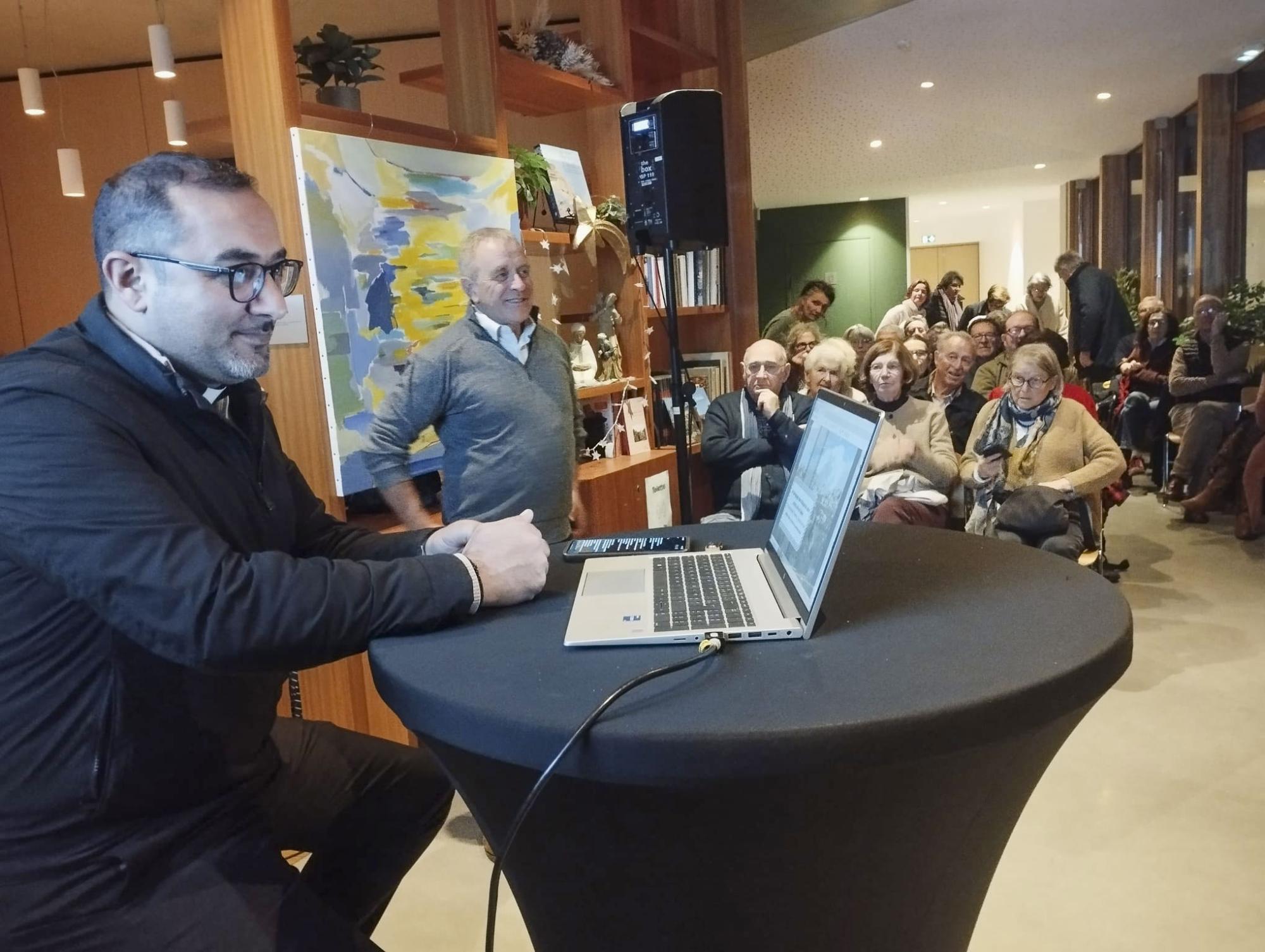 الكنيسة الفلسطينية حاضرة في فرنسا: الأب بشّار فواضله يروي تحديات الحياة تحت الاحتلال